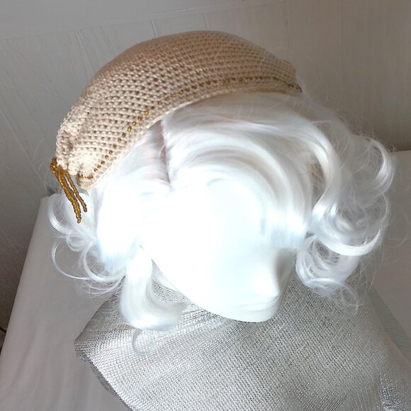 Vintage Hand-Crocheted Pillbox Fascinator Hat with golden beaded tussle - Picture 4 of 12